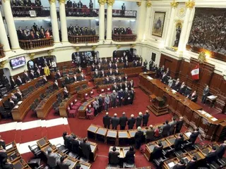 Proposición legislativa que incorpora el artículo 222-E al Código Penal para sancionar la omisión dolosa en la baja de servicios móviles y el bloqueo de equipos terminales vinculados a delitos